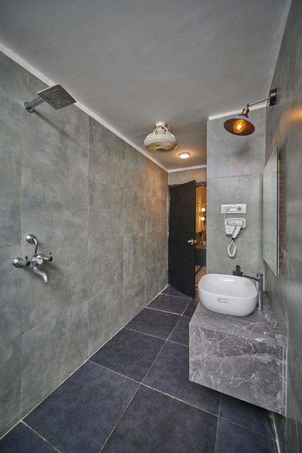 Апартаменты Poshtel Vns Варанаси Экстерьер фото